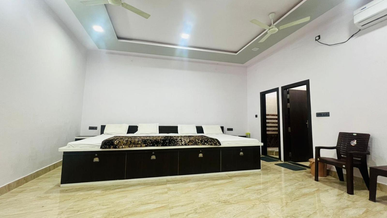 Hotel Rudra Residency Near Railway Station Mathura Exterior foto
