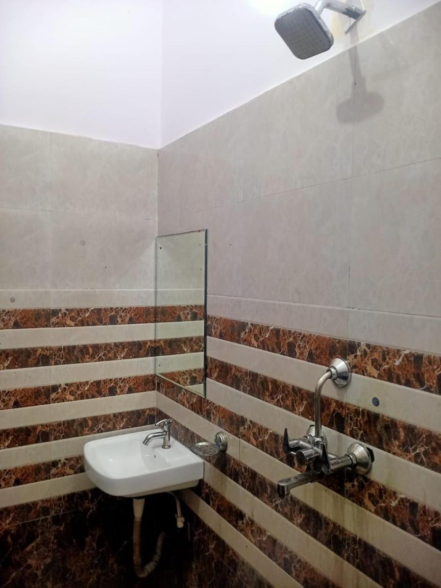 Hotel Rudra Residency Near Railway Station Mathura Exterior foto